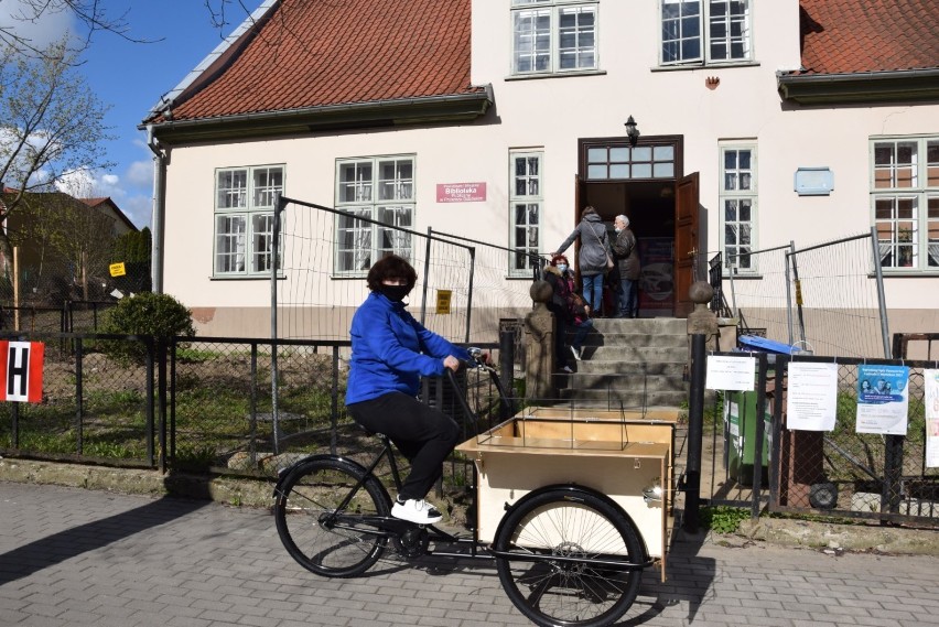 Mobilna biblioteka w Pruszczu. Już wkrótce rower biblioteczny będzie jeździł ulicami miasta. Zobaczcie zdjęcia!