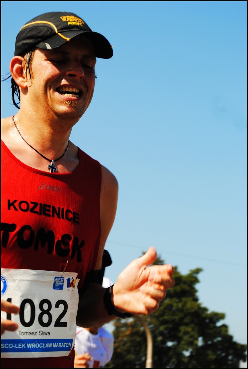 2:16:21 - Sammy Limo wygrywa maraton! Przemysław Rojewski na podium!