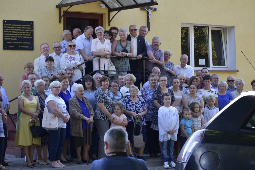 TABLICA PAMIĘCI O DAWNYCH I OBECNYCH MIESZKAŃCACH

Na...