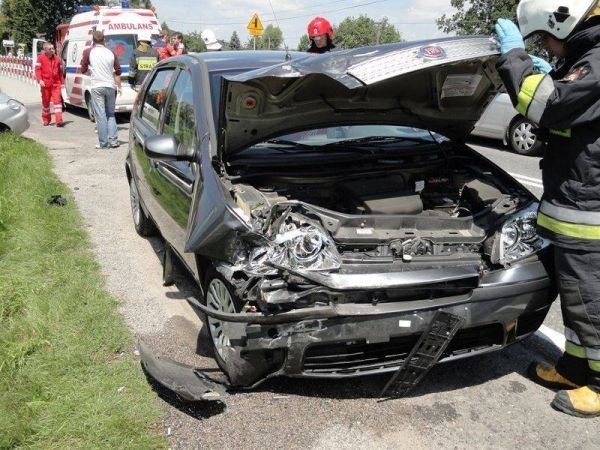 Tęgoborze - zderzenie dwóch samochodów osobowych