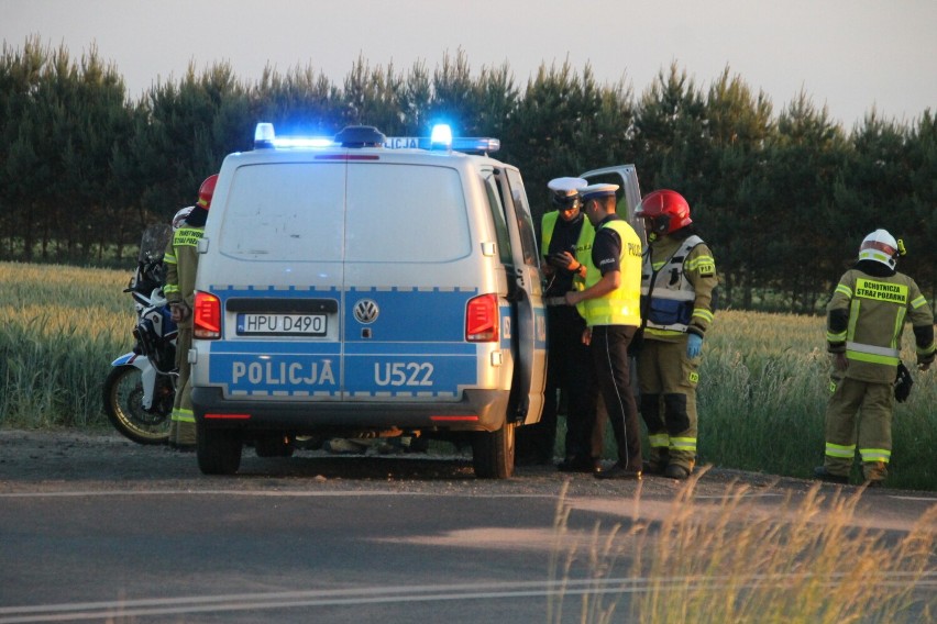 Motocyklista najechał na zanieczyszczoną powierzchnię i stracił panowanie nad pojazdem [ZDJĘCIA]