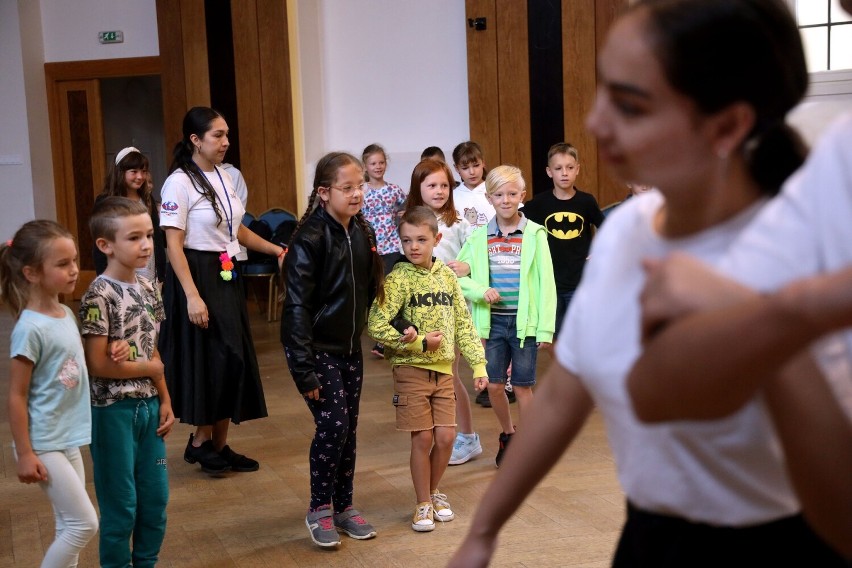 Legnica: Warsztaty artystyczne z zespołem  Ballet Folklorico de Pucon z Chile