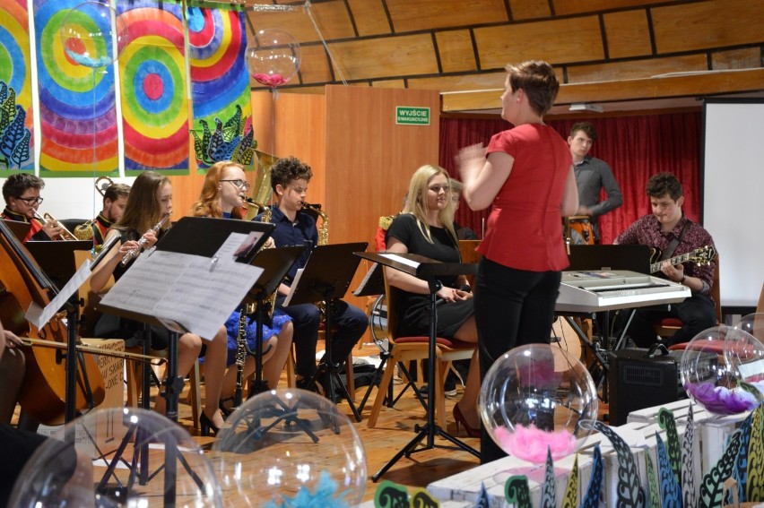 Koncert charytatywny dla Konrada Kaczmarka w szkole muzycznej w Lęborku