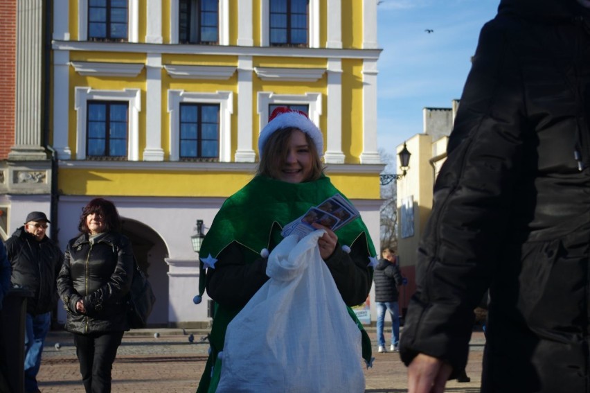 Jarmark Świąteczny w Zamościu: na Rynku Wielkim jest gwarno...