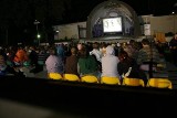 Dobra: ruszyło 'Plenerowe Kino Letnie' w parku im. Małachowskich