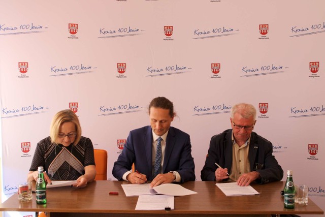 Umowa na remont drogi Niemierzewo - Lubosz podpisana.
