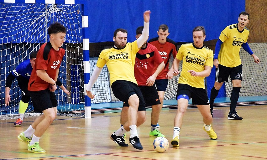 Pilska Liga Futsalu. W Ekstralidze zacięty mecz na szczycie. Zobaczcie zdjęcia z 11. kolejki