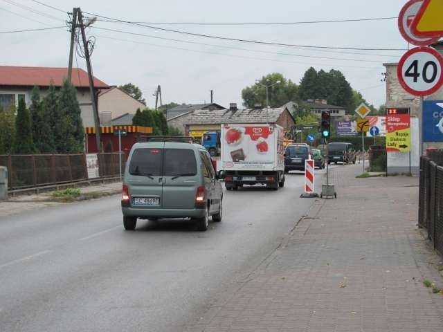 Trwają prace przy budowie ronda w Poraju