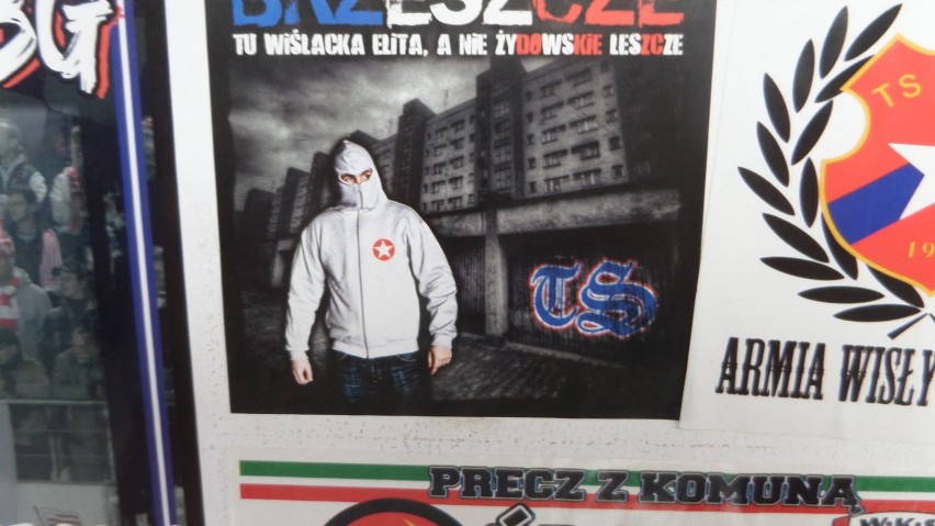 W hali Wisły Kraków znaleziono wlepki wzywające do agresji [ZDJĘCIA]