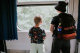 Z okazji światowego dnia turystyki podpowiadamy jak podróżować pociągiem z dziećmi