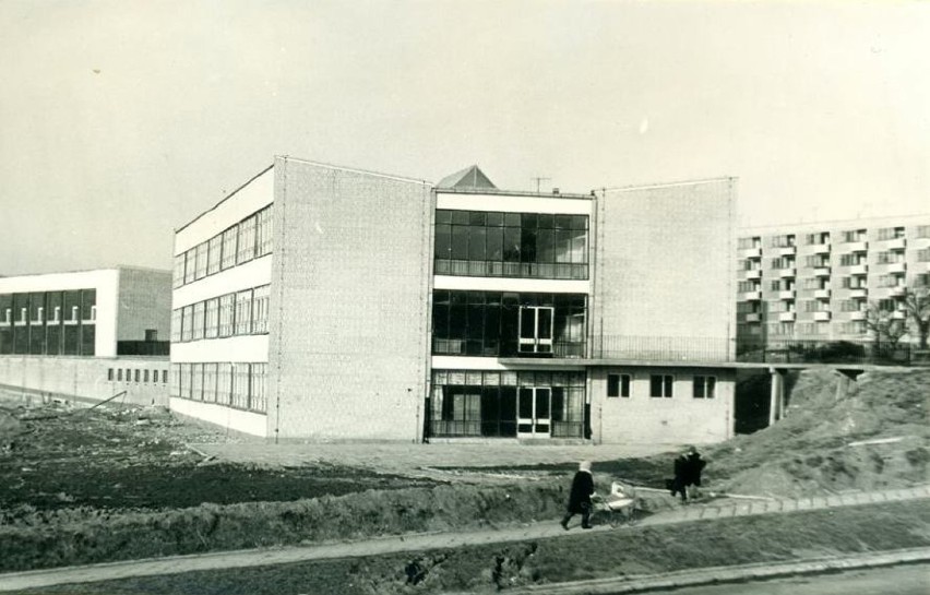 Szkoła Podst. nr 8 - Tysiąclatka w budowie, początek lat 60.