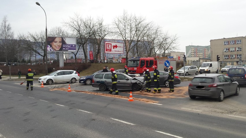Wypadek w Olsztynie. Zderzyły się dwa samochody