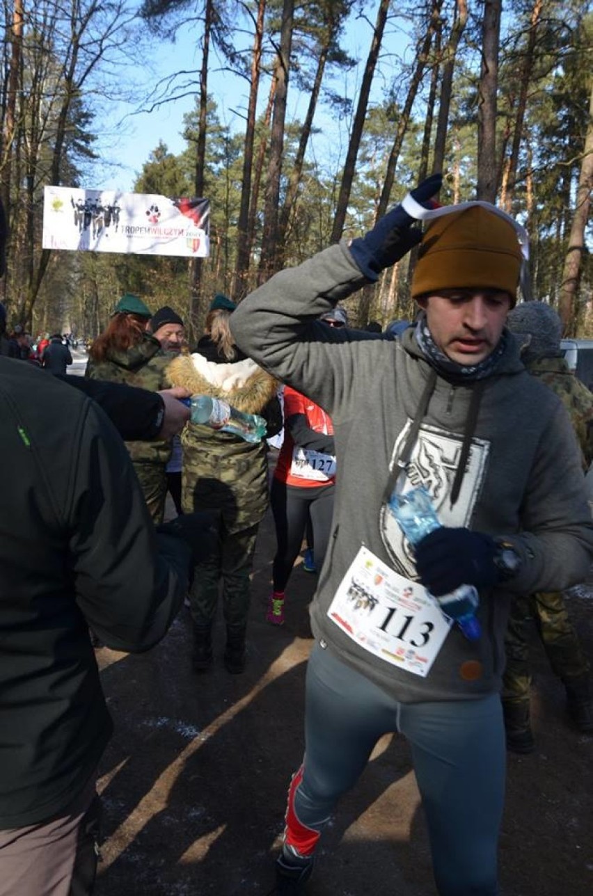 Bieg Tropem Wilczym w Żorach - pasjonaci biegania uczcili pamięć Żołnierzy Wyklętych - ZDJĘCIA