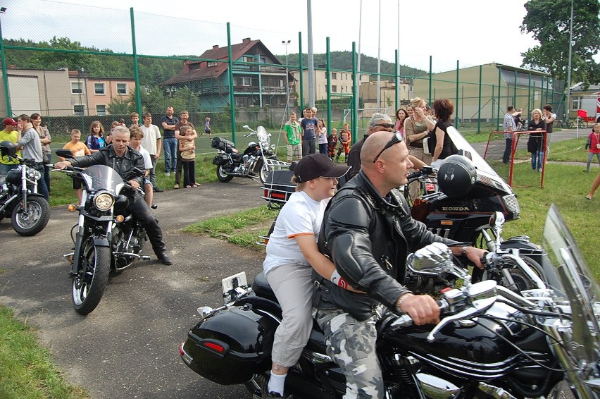 Harley'owcy w gimnazjum w Rumi (foto)