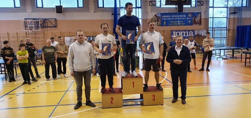 Strażacy ochotnicy rywalizowali o Puchar Prezesa Zarządu Oddziału Gminnego Związku OSP RP w Gołuchowie w tenisie stołowym