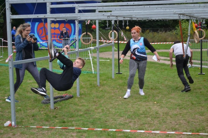 Ninja Wolf Race. Dzieci i dorośli pokonywali tor przeszkód 