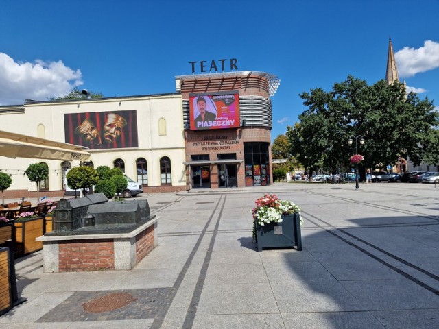 Imprezy taneczne odbywać się będą na Placu Klasztornym w Inowrocławiu codziennie od 22 do 27 sierpnia w godzinach od 17 do 20. Do tańca przygrywać będzie zespół Aristos Band