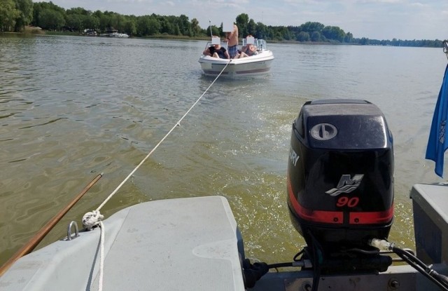 Już pierwsze służby radziejowskiej grupy wodnej pokazały, że są potrzebni. Policjanci patrolowali 3 czerwca wody Gopła