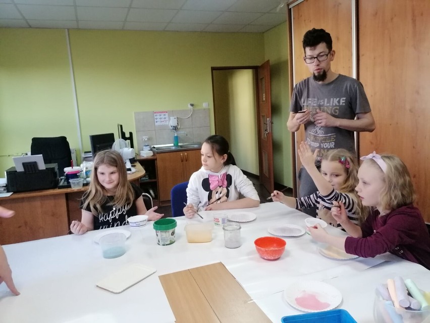 Dzieci z Ukrainy po pierwszych zajęciach w Rypińskim Domu Kultury. Zobacz zdjęcia