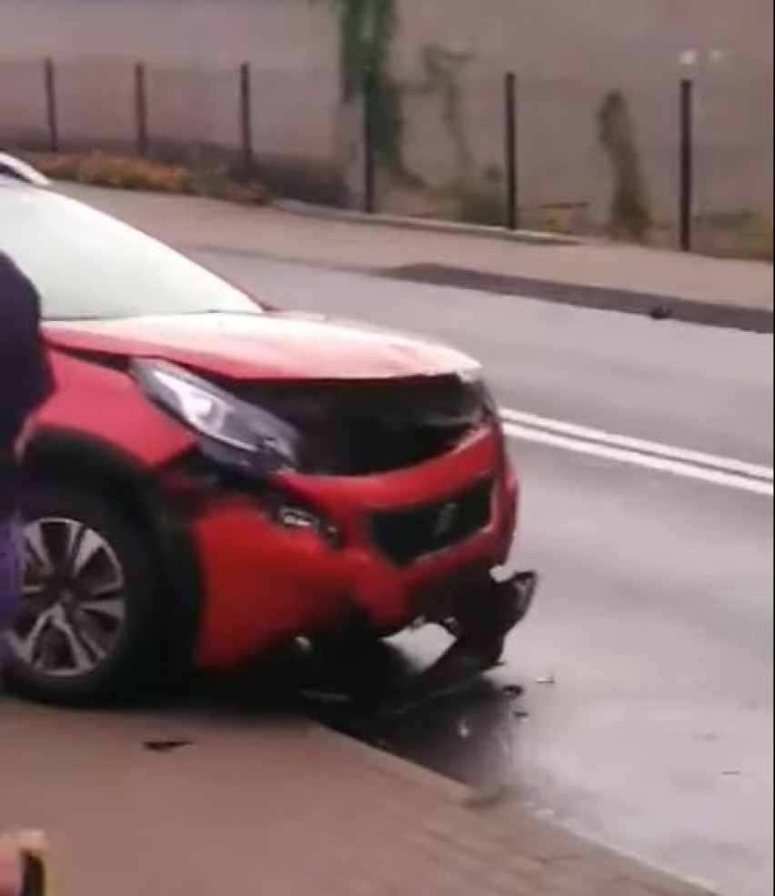 Wypadek w Tłuchowie. Sprawcą okazał się pijany kierowca BMW