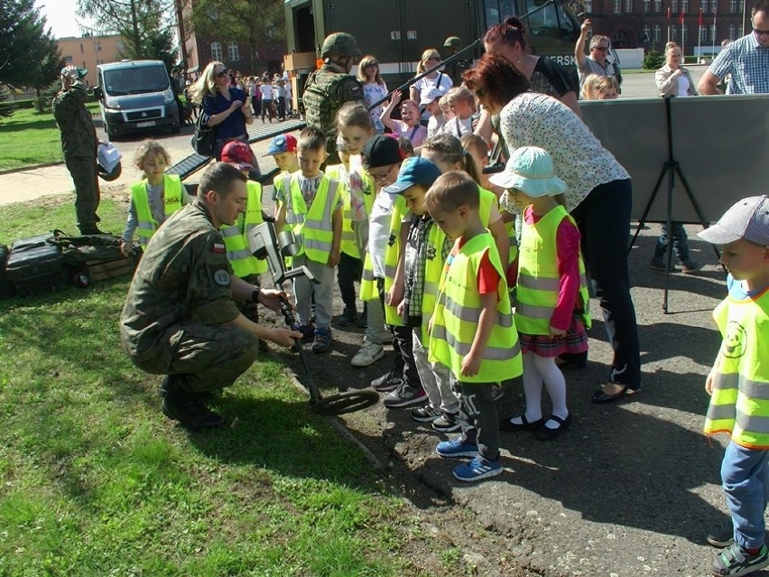 Uroczystości były w "czerwonych koszarach" w Stargardzie,...