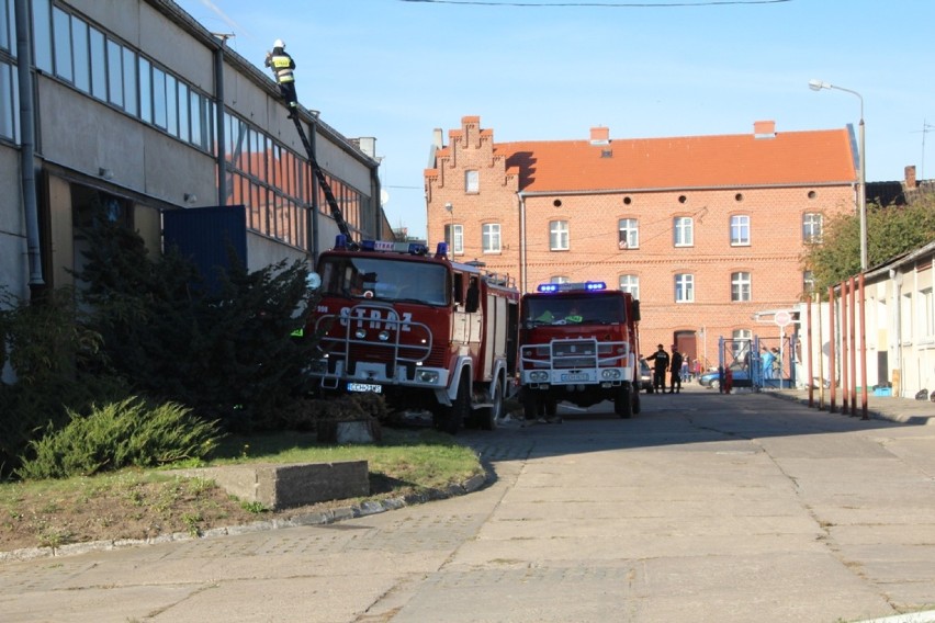 Ćwiczenia strażaków w FAM w Chełmnie