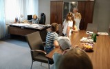 Burmistrz Kazimierzy Wielkiej oddał swój fotel. Użyczył go na czas wizyty małym gościom. Była też zaskakująca skarga... Zobaczcie zdjęcia