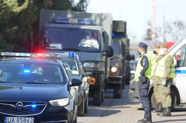 Ewakuacja mieszkańców DPS w Kaliszu zakażonych koronawirusem