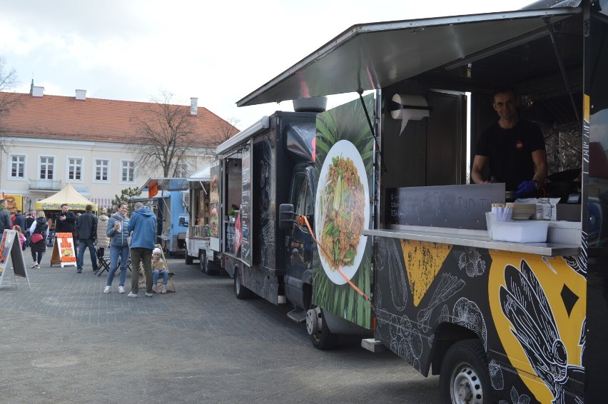 Rozpoczął się "Smaczny weekend". Na placu Legionów w Wieluniu czeka wiele smakołyków i atrakcji