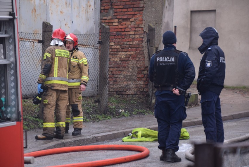 Pożar w centrum Gniezna. Palił się budynek przy ulicy Jeziornej