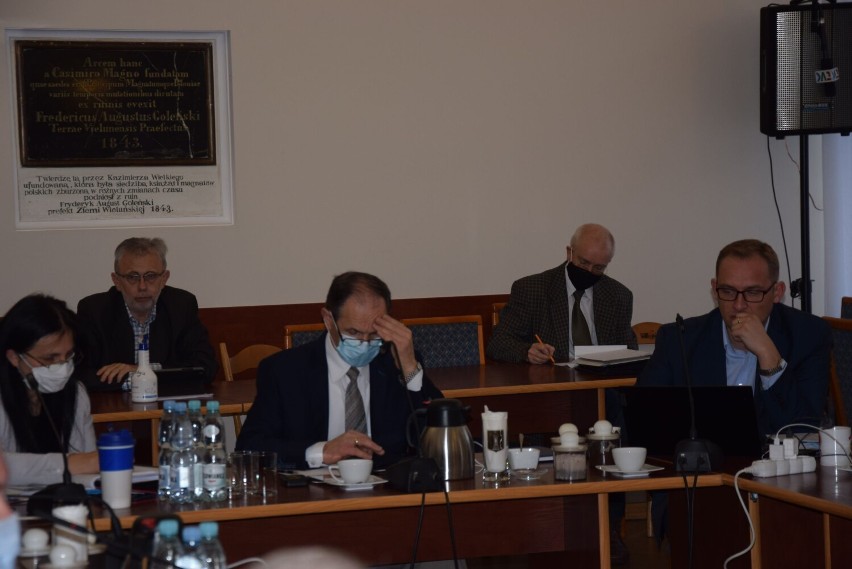 Sesja Rady Miejskiej w Wieluniu - 28.10.2021