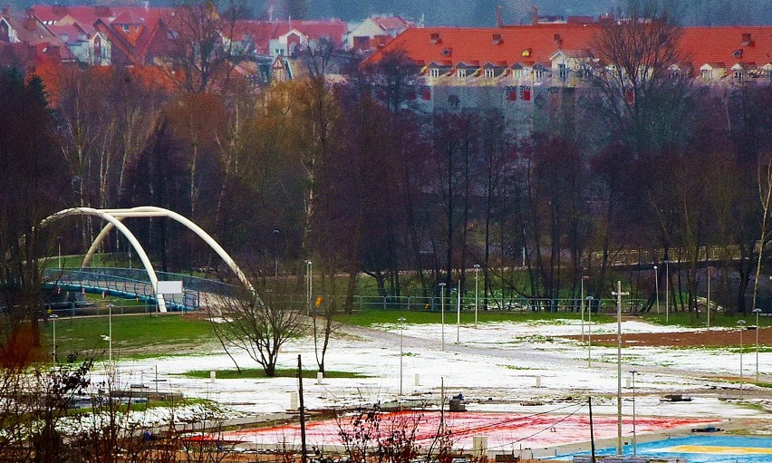 Piła. Trwają prace na terenach nadrzecznych od strony ul. Dąbrowskiego. Zobaczcie zdjęcia z placu budowy