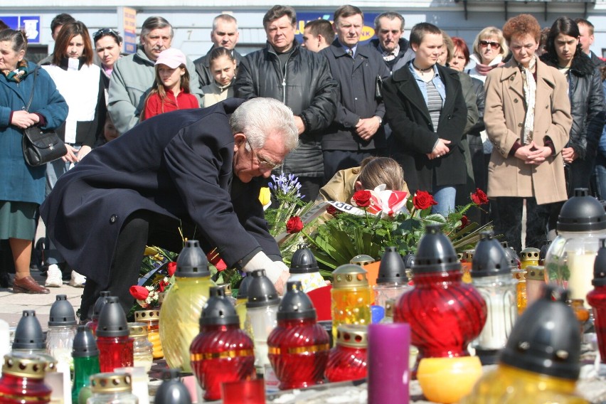 Radni z Piotrkowa sprzeciwiają się dyskredytowaniu papieża św. Jana Pawła II, jest wniosek formalny do Rady Miasta