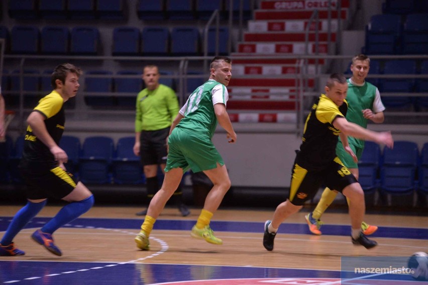 Wyniki 4. i 5. kolejki III edycji Włocławskiej Ligi Futsalu. Zdjęcia z meczu ZS CKR Kowal - TSR Kujawy 2:0