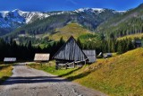 Tatry. Urokliwa Dolina Chochołowska w jesiennych barwach. Warto zobaczyć to miejsce o tej porze roku 