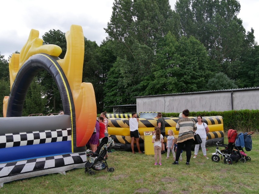Festyn rodzinny w Pruszkowie. Mieszkańcy świętują wygraną w turnieju