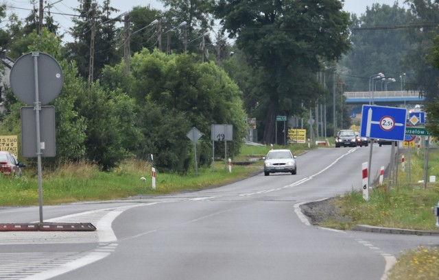 Sołtys Zawad Jerzy Socha jest pomysłodawcą projektu, który dotyczy powstania ciągu pieszo-rowerowego