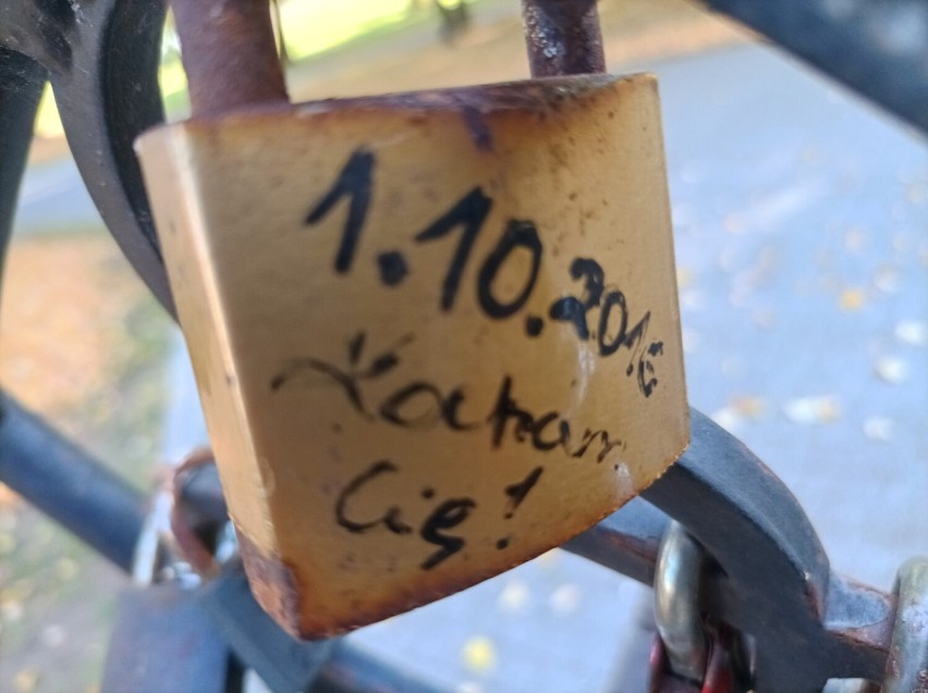 Ławeczka zakochanych w parku w Wejherowie