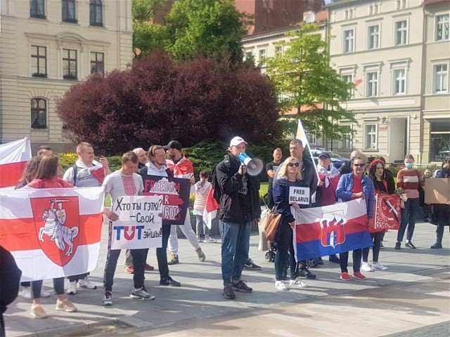 Wiec, będący demonstracją poparcia dla Białorusinów z Bydgoszczy, odbył się w sobotę, 29 maja 2021, na Starym Rynku w Bydgoszczy. Policja go przerwała