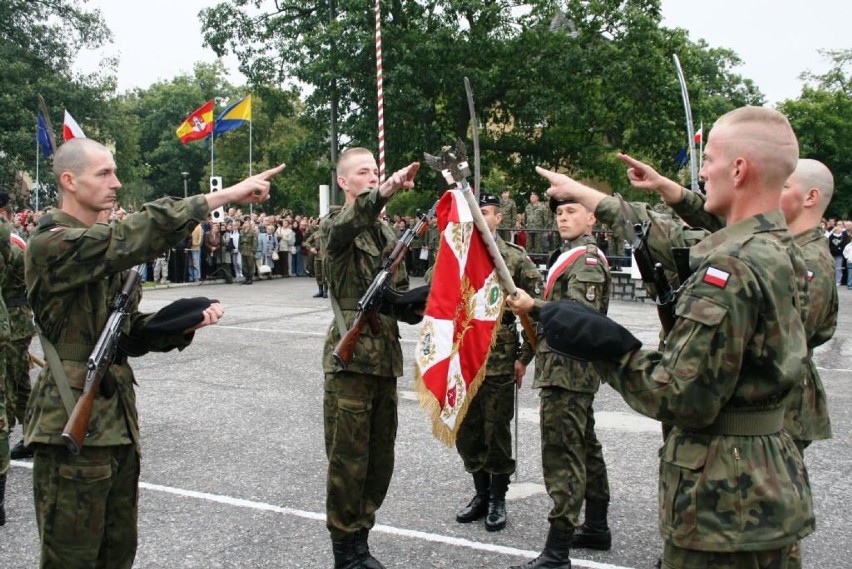 Jedne a ostatnich przysiąg wojskowych w Żaganiu i...