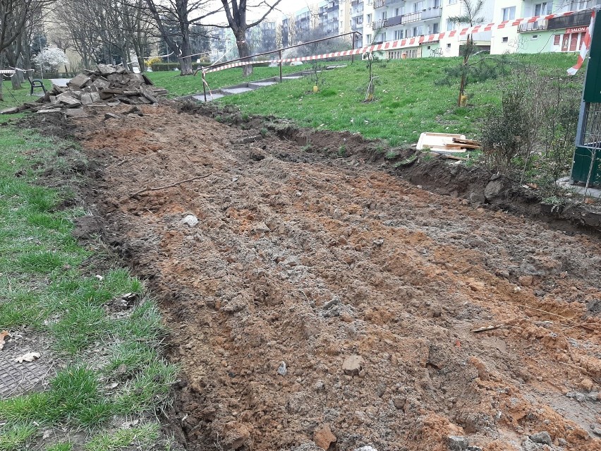 Świdnica zaczyna wielkie remonty chodników, m.in. tych na Osiedlu Młodych (ZDJĘCIA) 