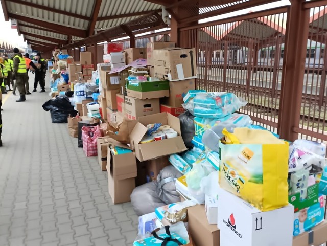 Z Przemyśla na Ukrainę wysyłane są kolejne transporty z pomocą humanitarną.