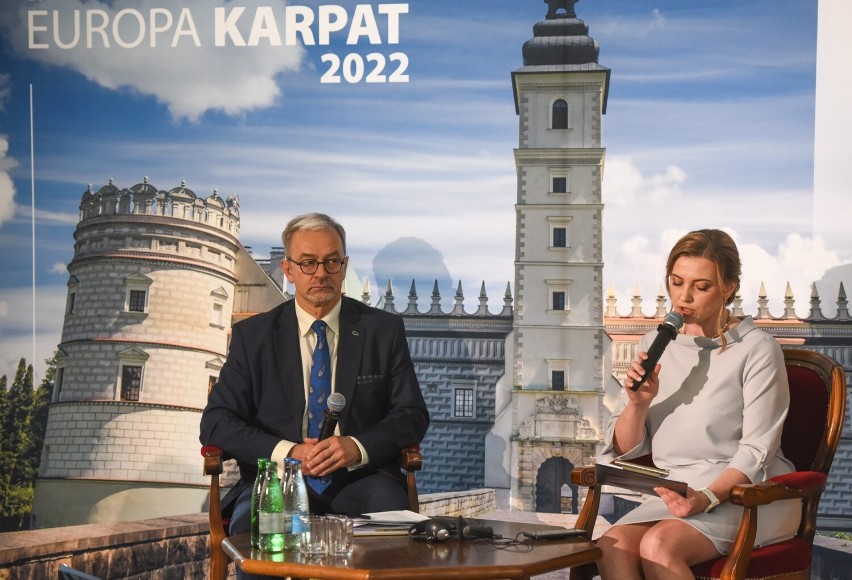 Rozwój komunikacji w Europie Środkowej i wojna na Ukrainie wśród sobotnich tematów Konferencji Europa Karpat w Krasiczynie [ZDJĘCIA] 