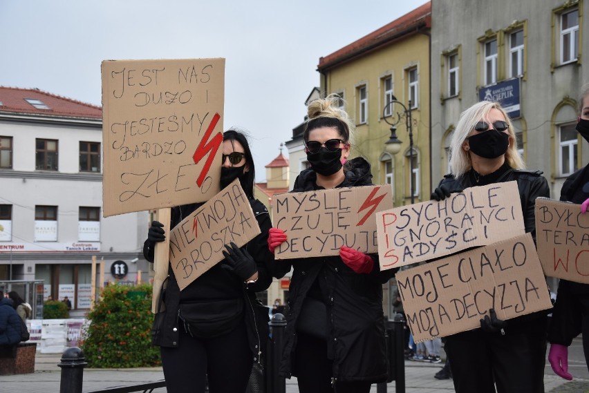 Piekło kobiet. TOP 20 haseł ze strajku kobiet na ulicach Chrzanowa, Oświęcimia, Olkusza i Wadowic. Zobaczcie ZDJĘCIA