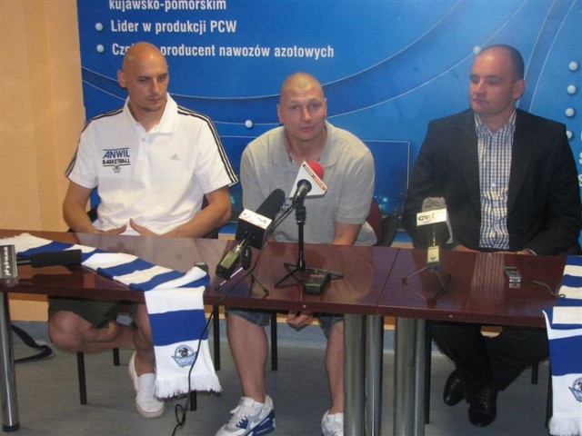 Od lewej Przemysław Frasunkiewicz, Krzysztof Szubarga i Arkadiusz Lewandowski, prezes WTK SSA Anwil.