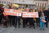 Oświęcim. Nauczycielski protest w imię szczytnych celów