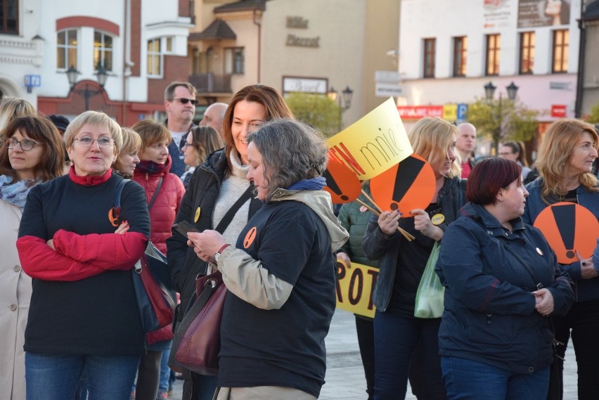 Oświęcim. Nauczycielski protest w imię szczytnych celów