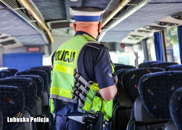 Żarska policja sprawdza autokary przed wyjazdem w długą trasę