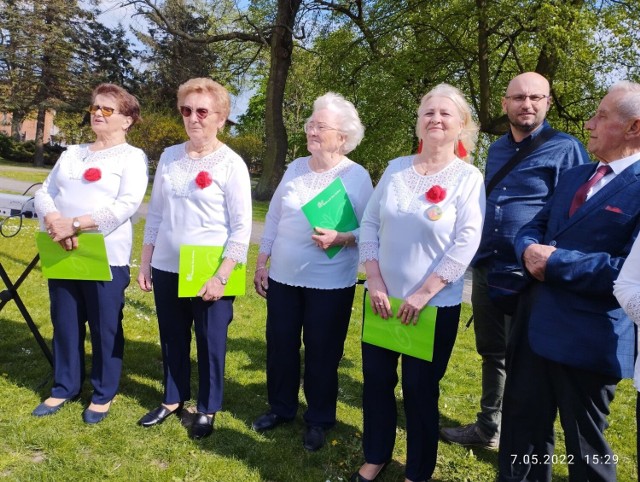 Seniorzy z Wąbrzeźna zaprezentowali swoje umiejętności wokalne w Unisławiu