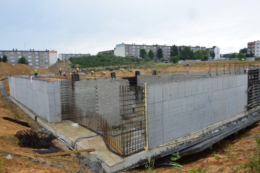 Trwa budowa nowego basenu w Radomsku. Powstaje poziom „zerowy” [ZDJĘCIA]